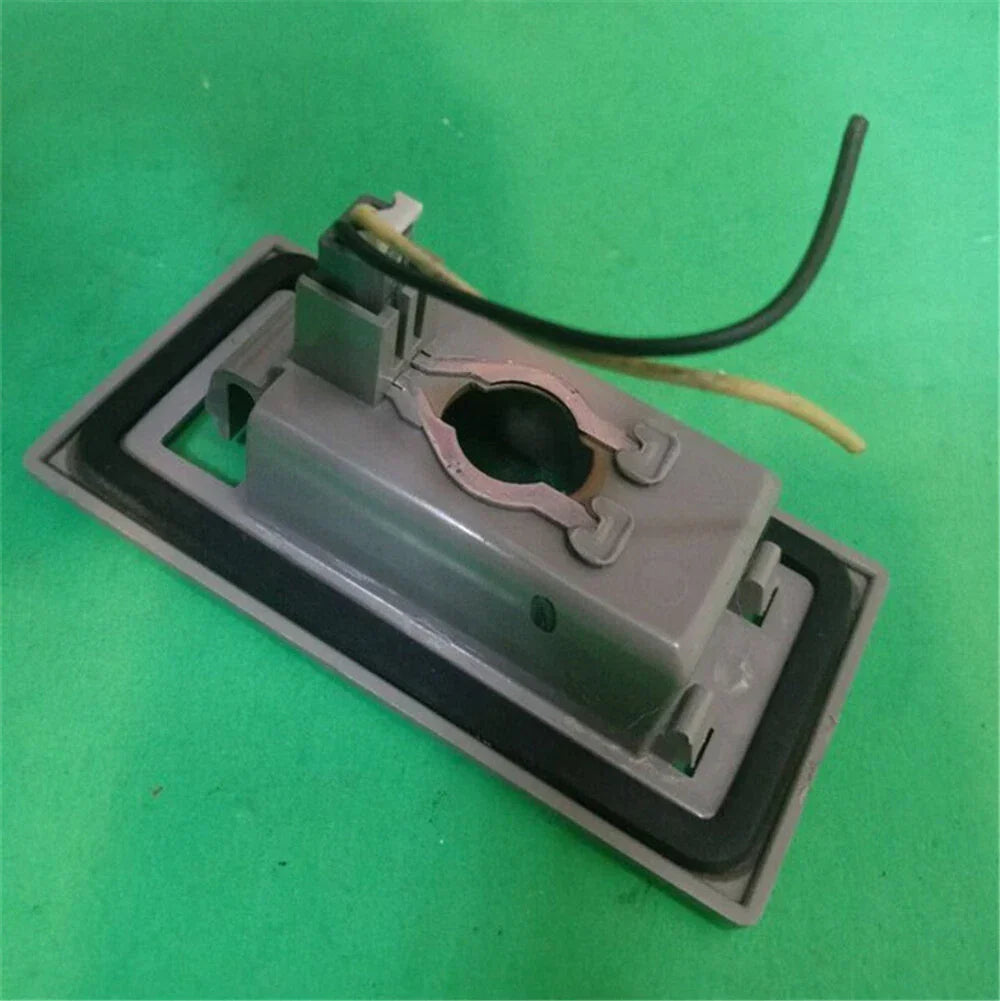Rear Deck Lid License Plate Light for 2000-2005 Deville Seville (2000-2005)