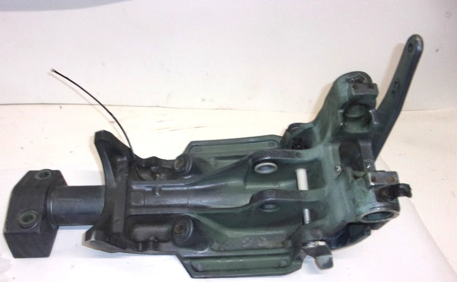 Swivel Bracket for Yamaha 115-200HP (64E-43311-20-8D, 6E5-42510-B1-8D)