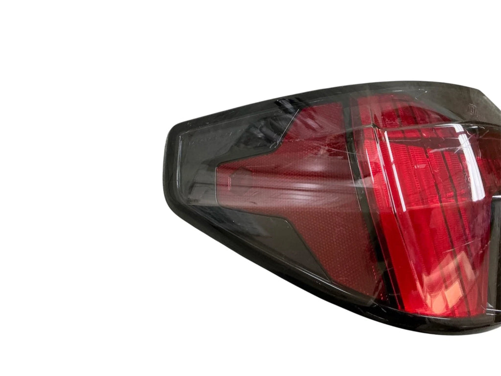 Halogen & LED Taillight for Hyundai Santa Cruz (2022–2026)