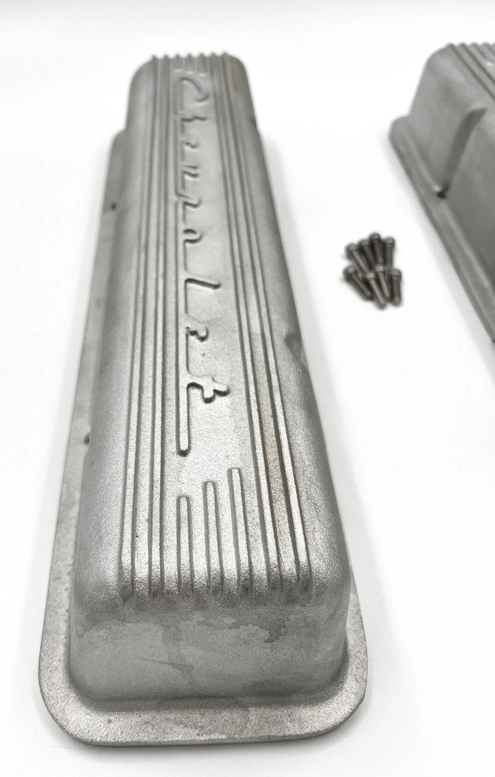 Finned Aluminum Valve Covers Replacement for Small Block Chevy (Chevrolet) (1967–1974)