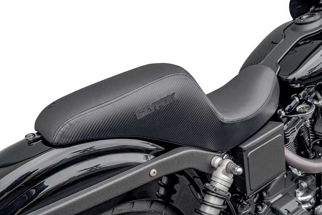 Drifter Seat for Dyna (Carbon Fiber, Black Vinyl, Slipstop)