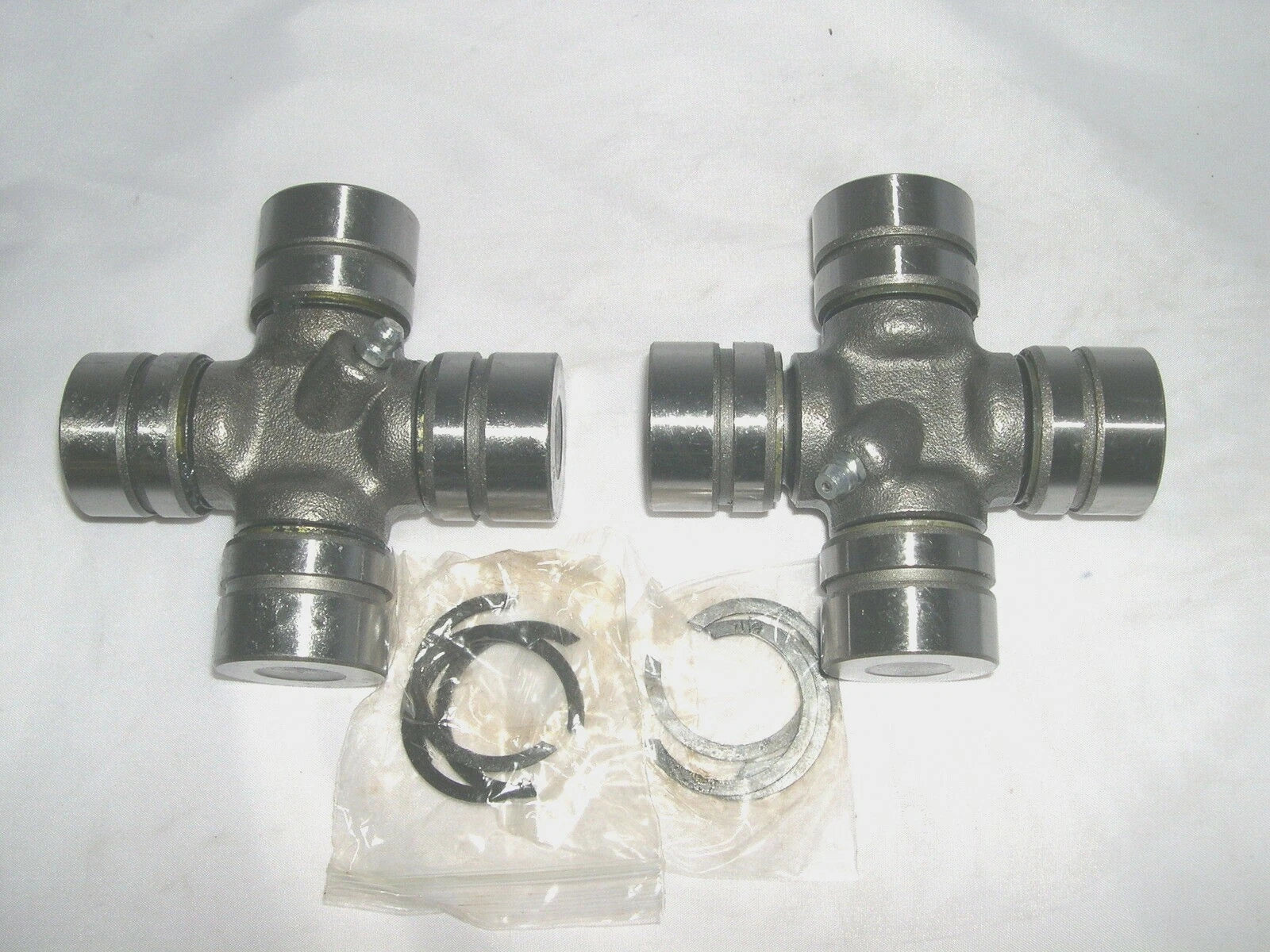 Rear Greasable Universal Joints for Land Cruiser FJ40 BJ40 BJ42 (1960-1984)