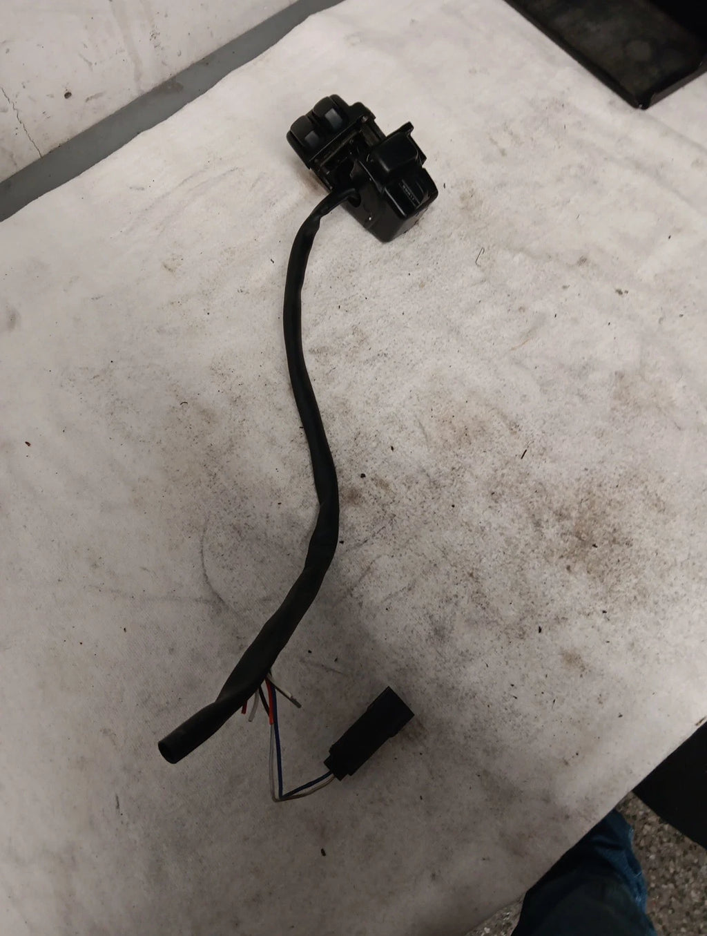 Right Side Handlebar Switch Housing for Harley-Davidson Road King (2007)