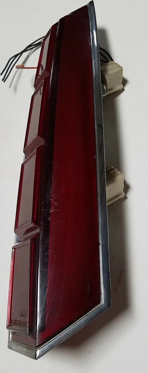 RH Brake Corner Tail Light for Lincoln Continental (1984–1987)