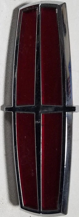 Grille Emblem for Lincoln Mark VIII (1993–1996)