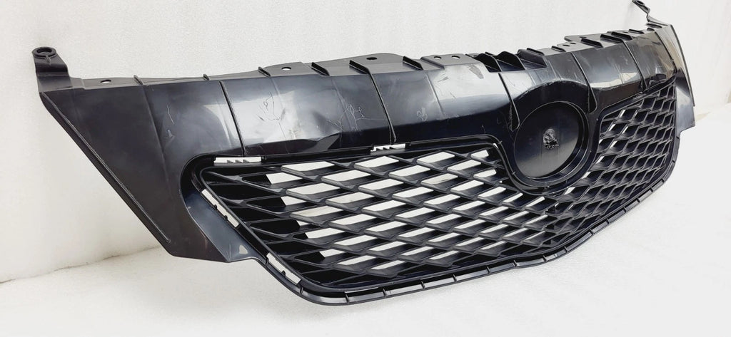 Front Upper Bumper Grille for Toyota Corolla (2009–2010) 53111-02450