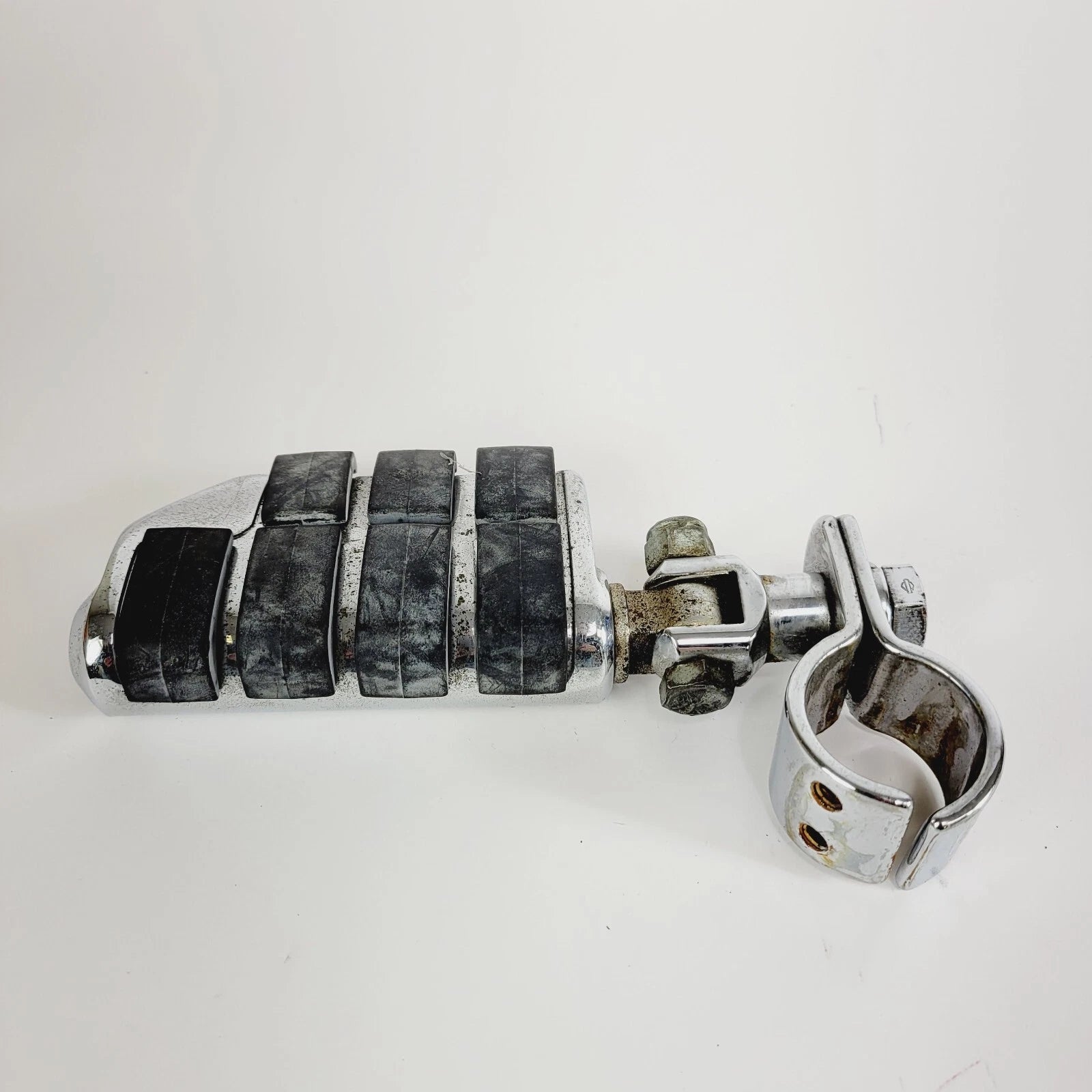 1 1/4" Chrome Engine Guard Mount Clamp for Harley (Fits )