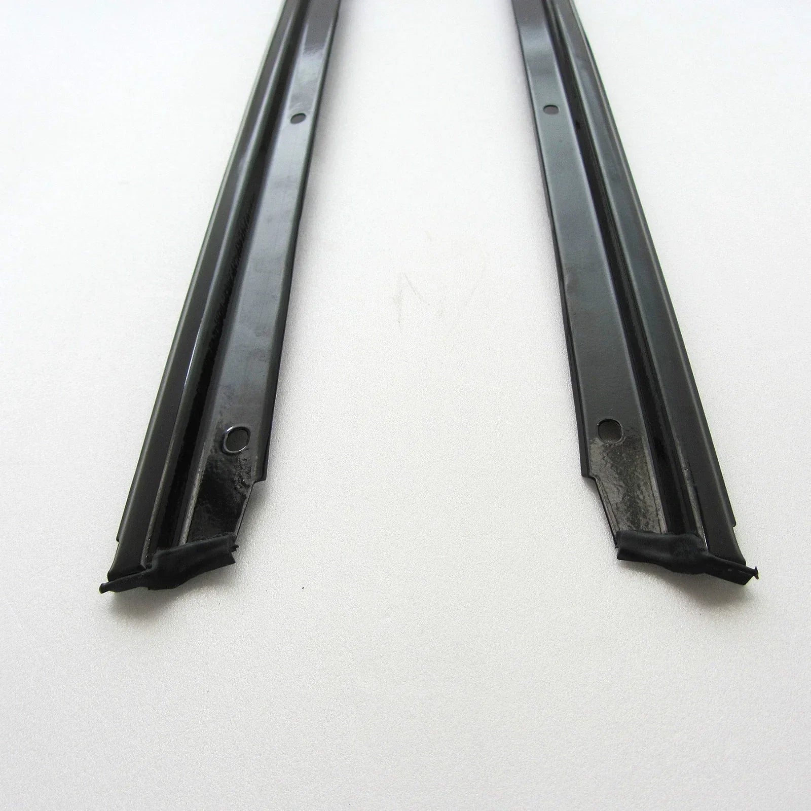 Front Windshield Pillar Metal Seal for Nissan Navara D21 Hardbody Truck (86-97)