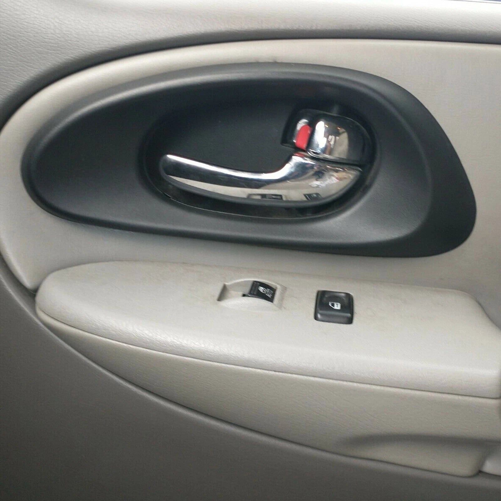 Door Handle Bezel Trim for Chevrolet Trailblazer (2002–2009) RH