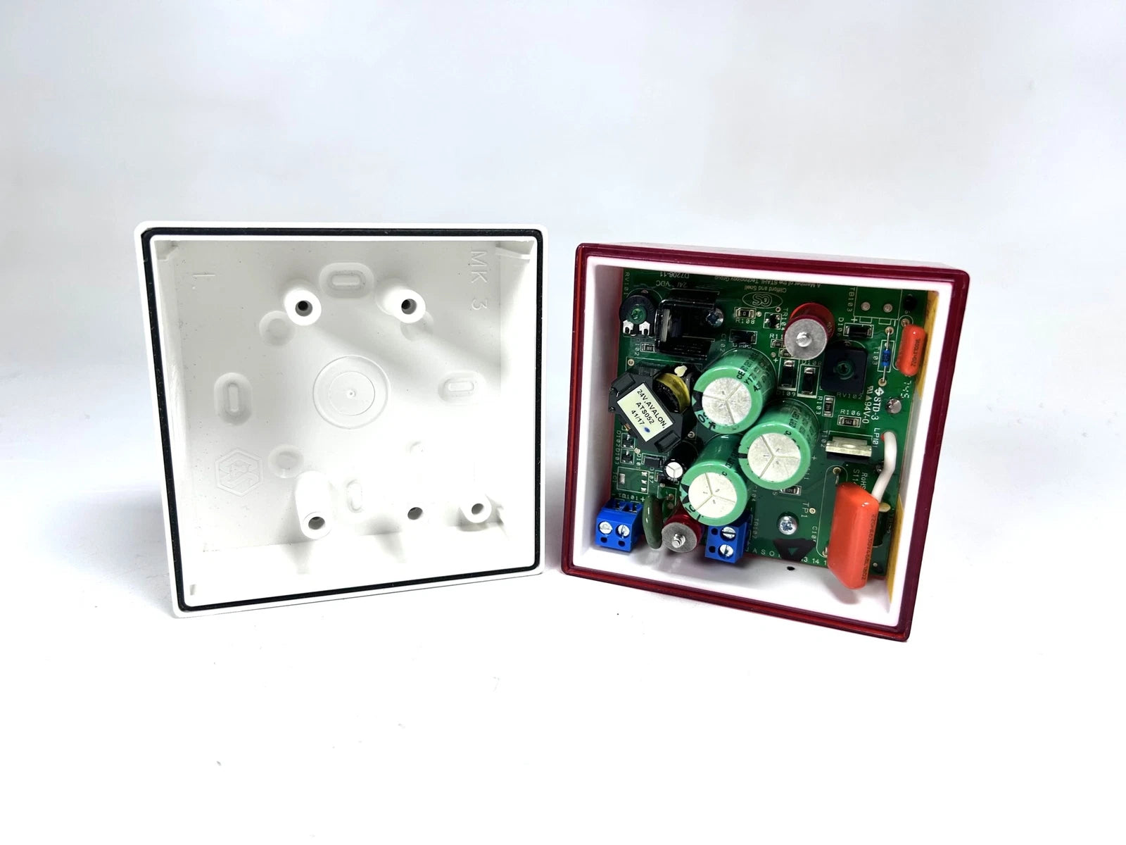 Clifford & Snell Red Alarm Flash Light 1FL040437 for 24V Vehicles