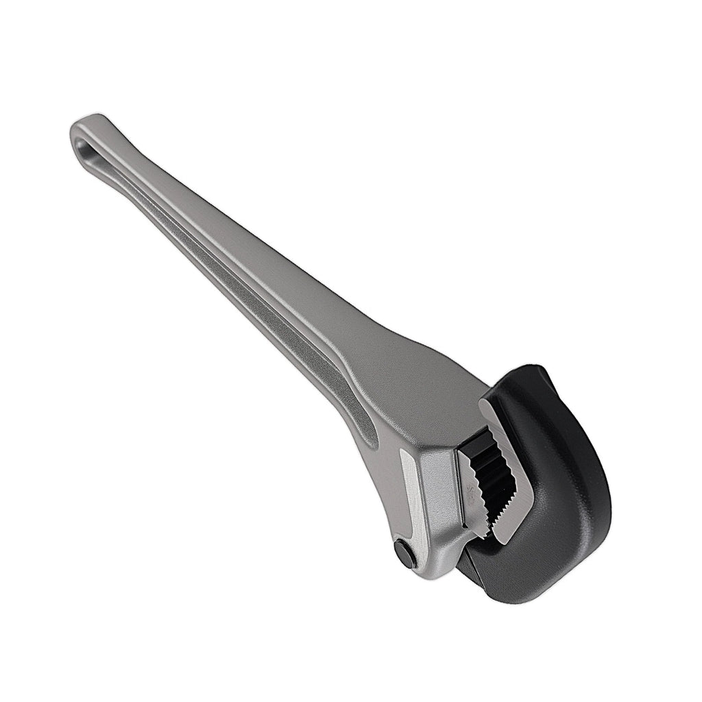 18" Aluminum Pipe Wrench for Heavy Duty Use