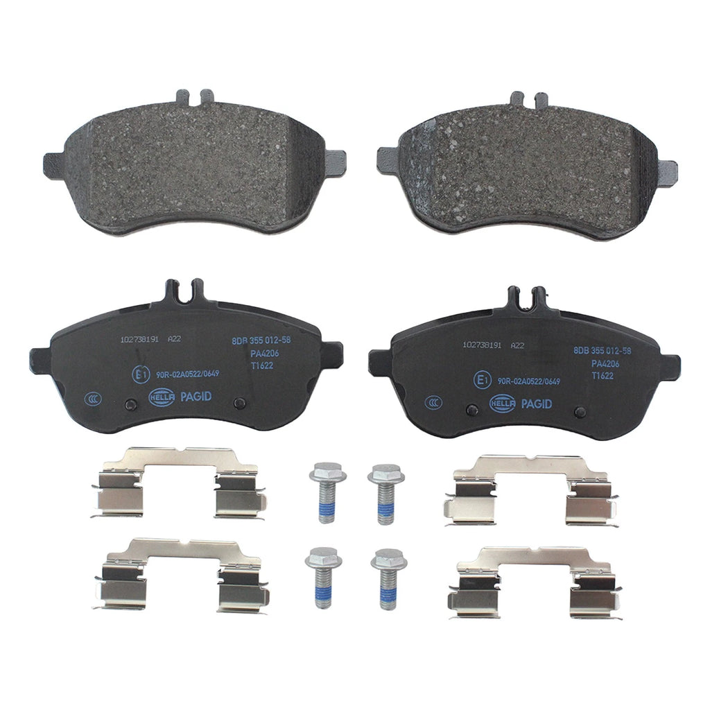 Set of 4 Low-Met Disc Brake Pads for Mercedes R172 W204 (2011–2015)