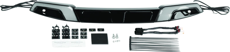 Kuryakyn Tracer Windshield Trim for Harley FLHX & FLHXS (2014–2015)
