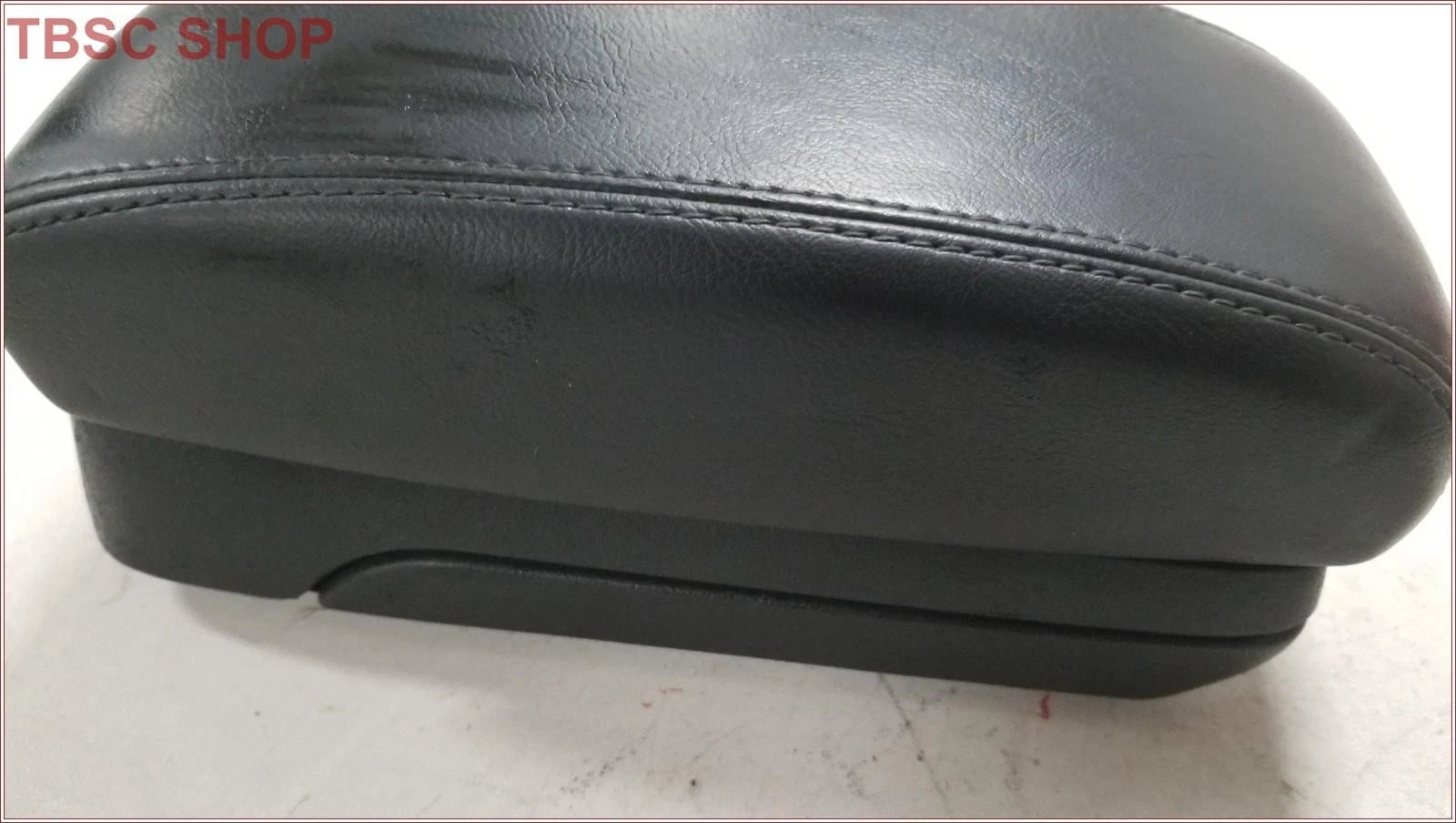 Center Console Lid Armrest for Jaguar X-Type (2002–2008)