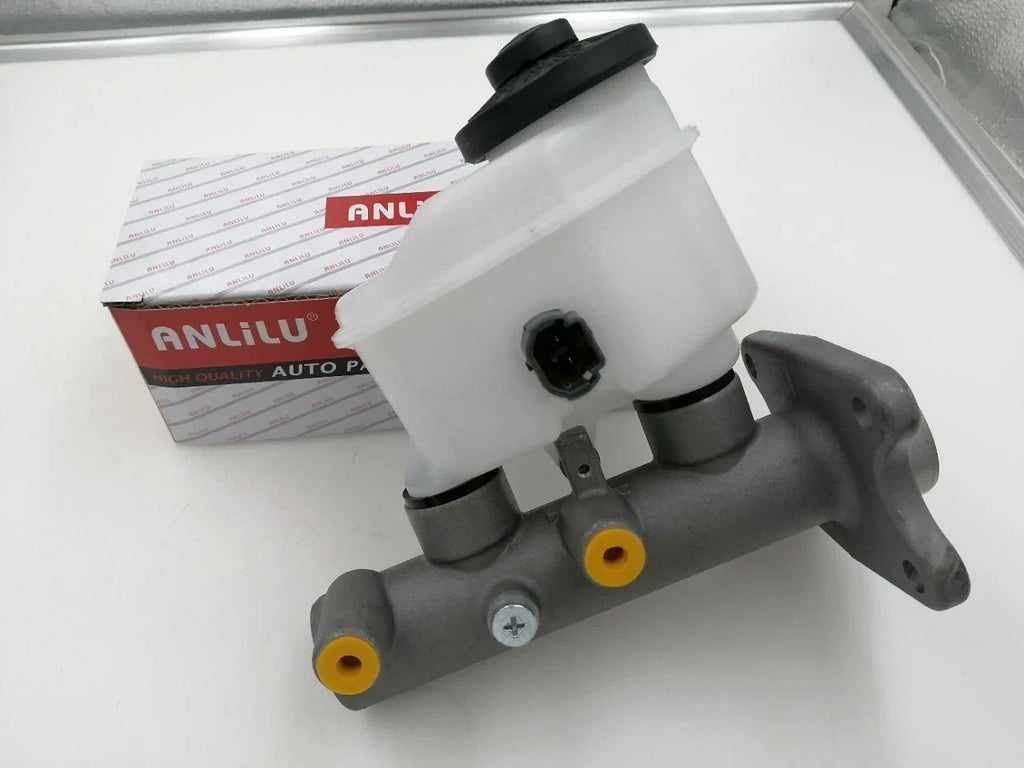 Brake Master Cylinder 2.4L 3.4L for Toyota Tacoma (1995–2004)