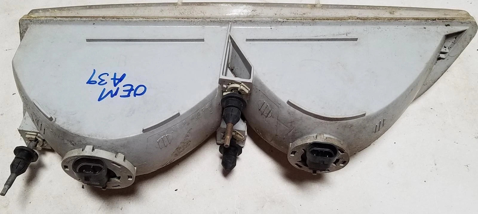 Passenger Side Headlight for Ford Thunderbird (1989–1993) OEM Grade A