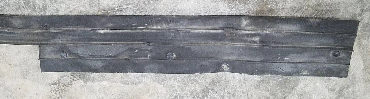 Hood Front Rubber Gasket for Thunderbird Cougar (1996–1997)