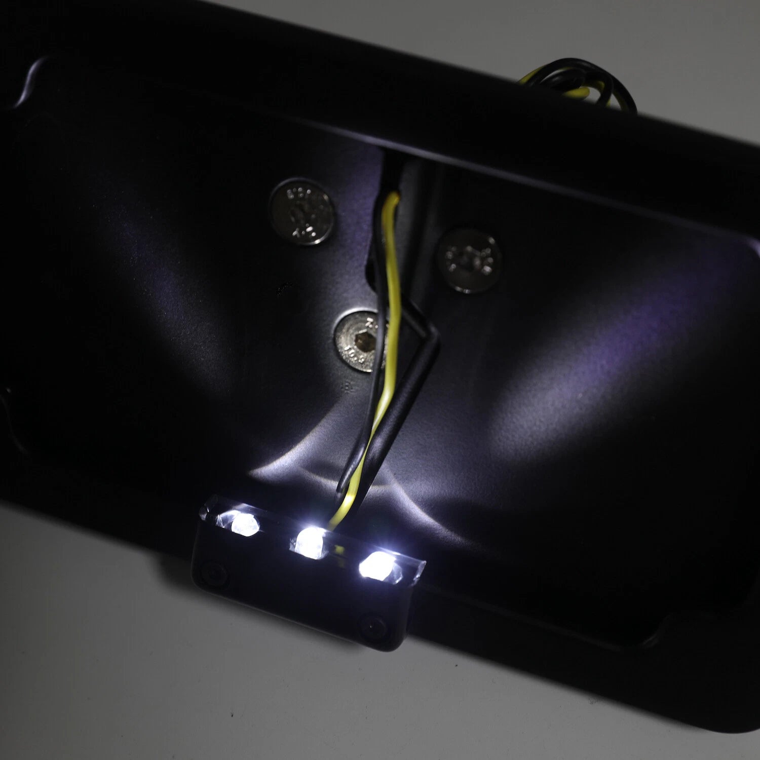 Side-Mount License Plate Bracket w/ LED for Suzuki GSXR 600 750 1000 Hayabusa (2001–2023)