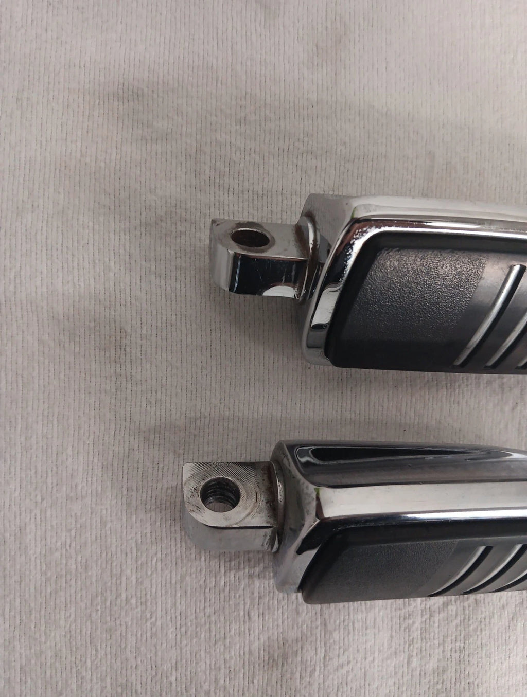 Rear Passenger Pegs for Harley-Davidson Road Glide (2008)