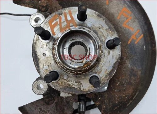 Front Left Spindle Wheel Hub for Lincoln Continental (1998–2002)