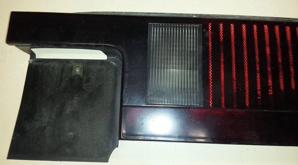 Trunk Reflector RH for Cougar XR7 (1991)