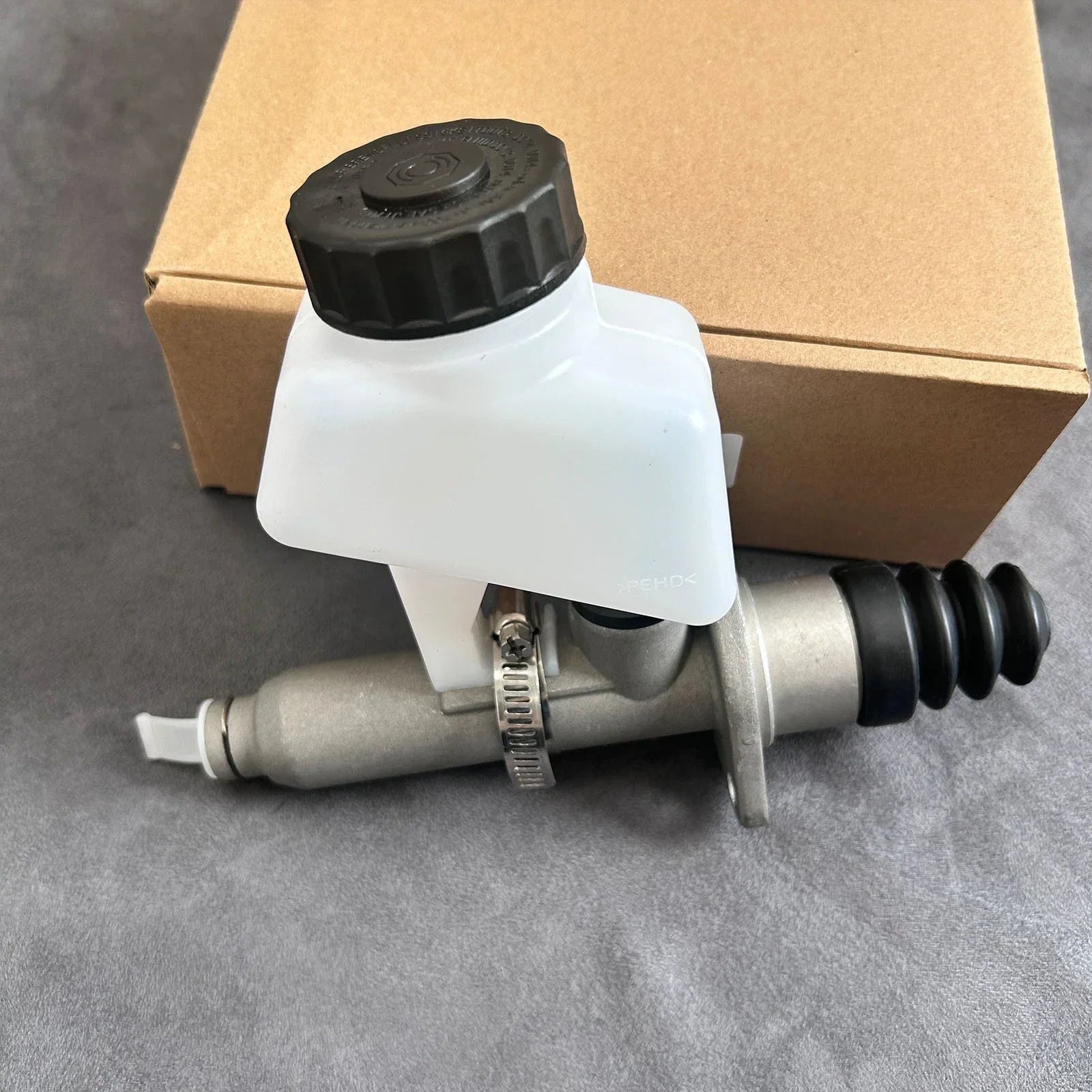 Clutch Cylinder Master for PACCAR Kongsberg E17-6011