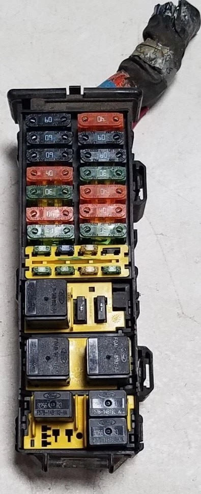 Engine Bay Fuse Relay Box for Lincoln Continental (1997)