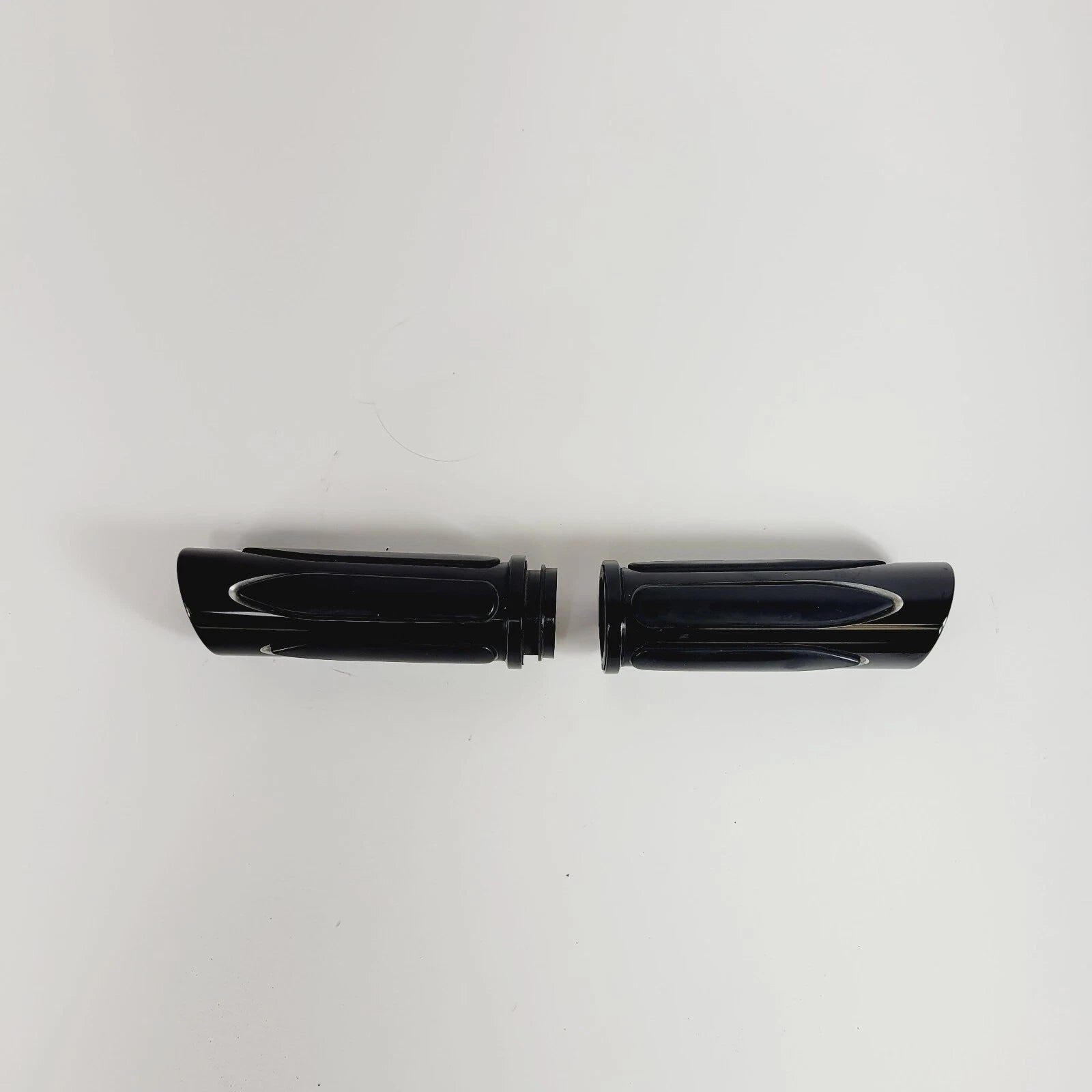 1'' Black CNC Handle Bar Grips for Harley Touring (2014–2023)