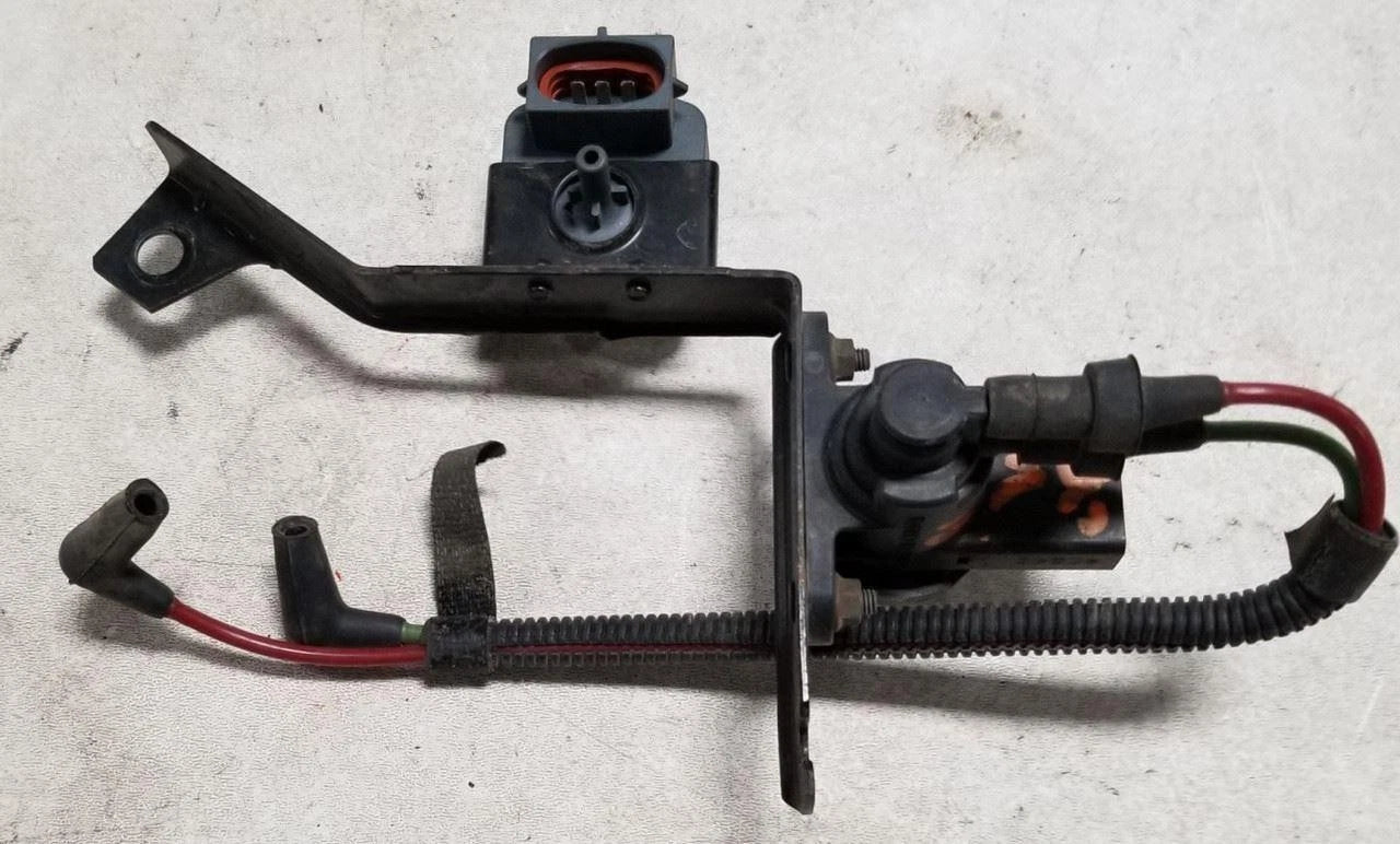 EGR Assembly for Ford Thunderbird Cougar (1994–1995) 3.8L V6