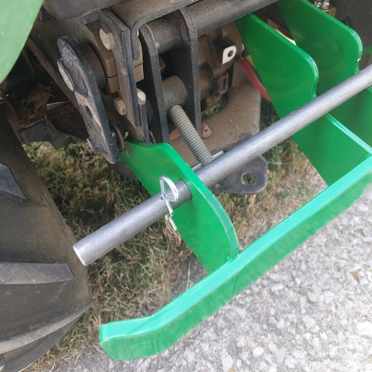 Rear Weight Bar Bracket for John Deere 316 318 322 332 420 430 (1970–1990)