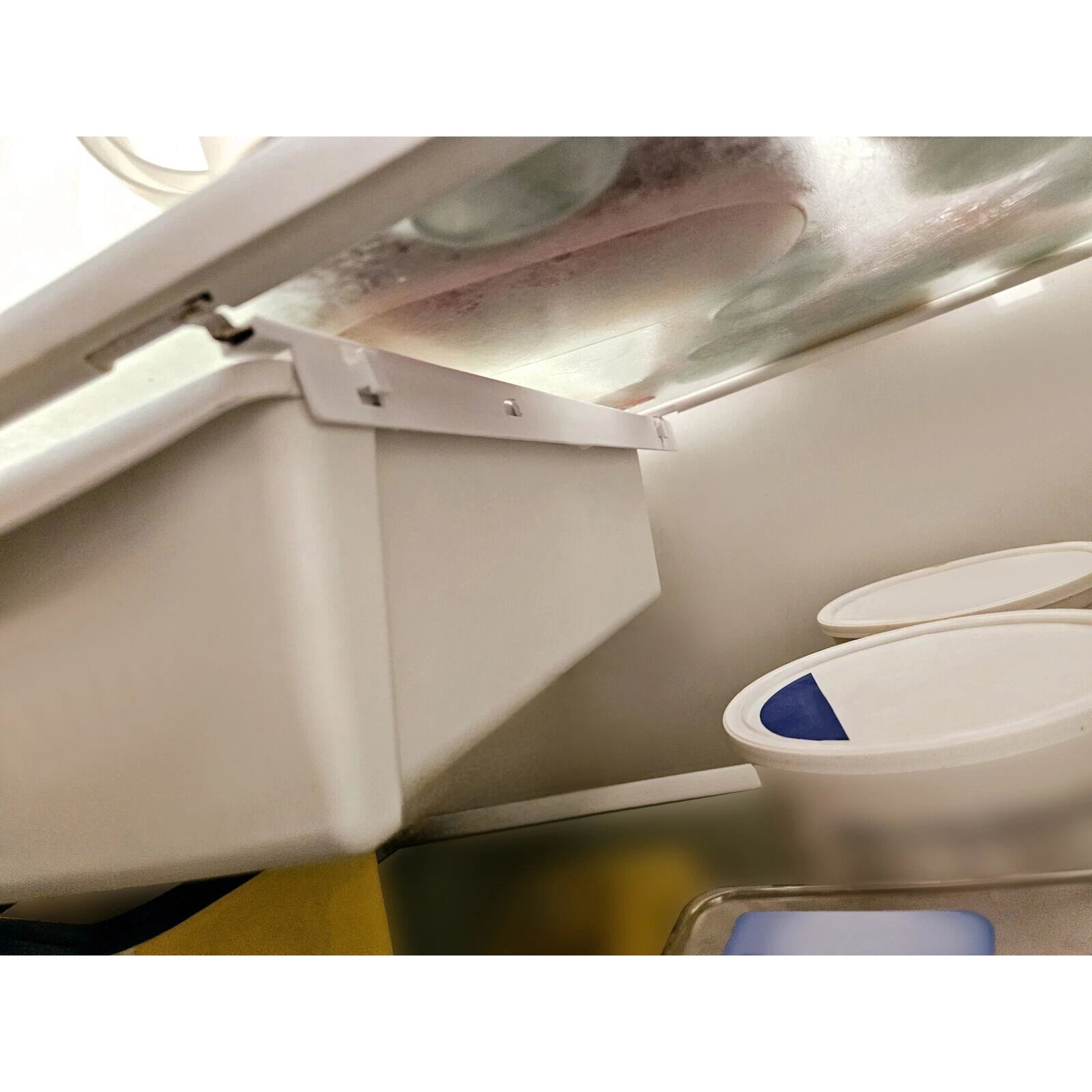 Refrigerator Pan Hangers for 240530601 & 240530701