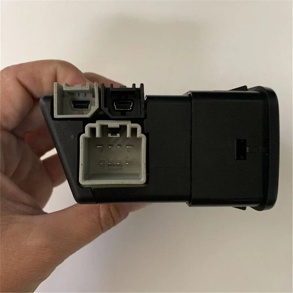 12V DC Media Center Console AUX USB SD for Jeep Cherokee (2014–2018)