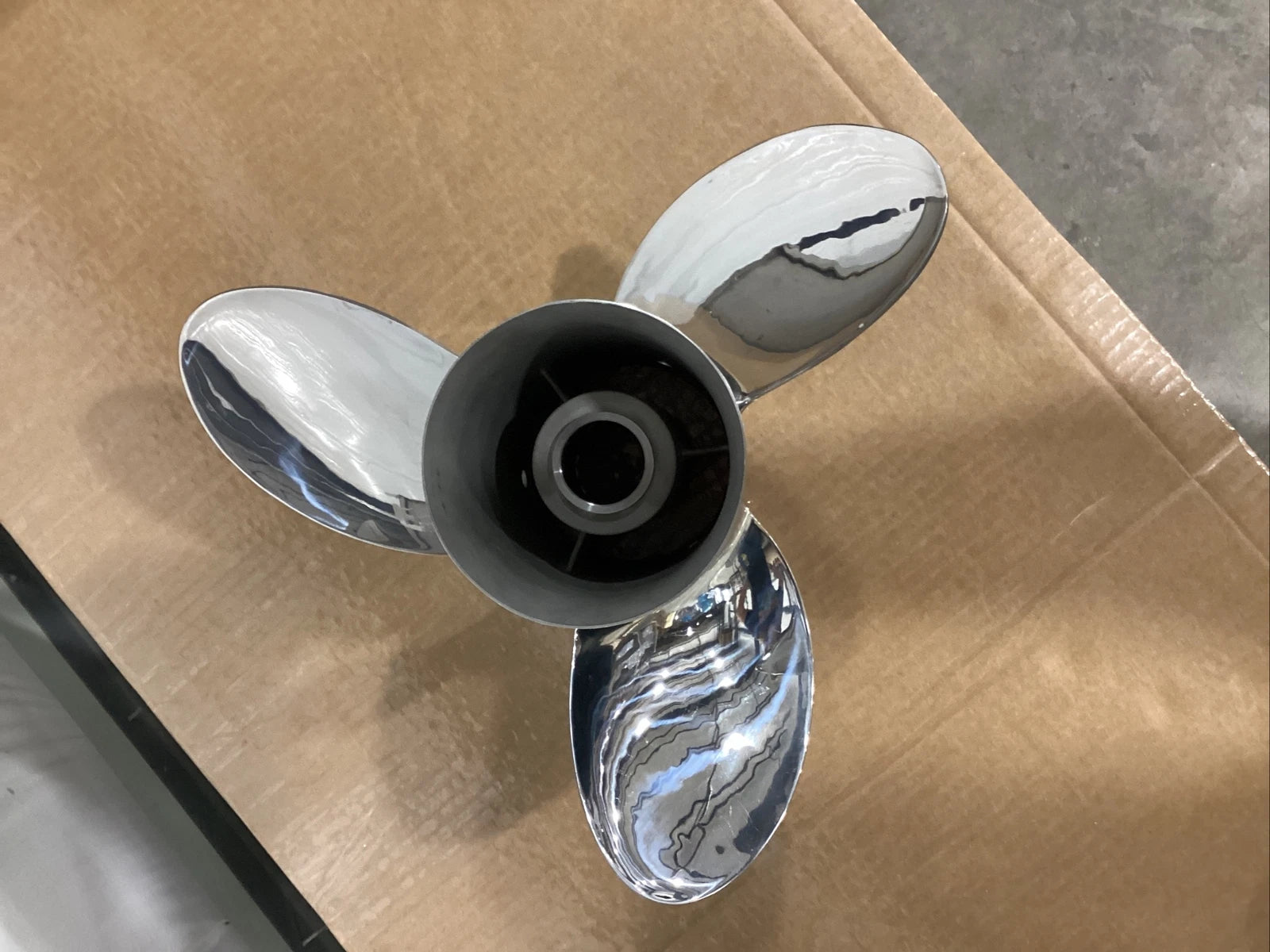 3 Blade Propeller 14 x 21p for Michigan Wheel Apollo (Out Of Box) 993055
