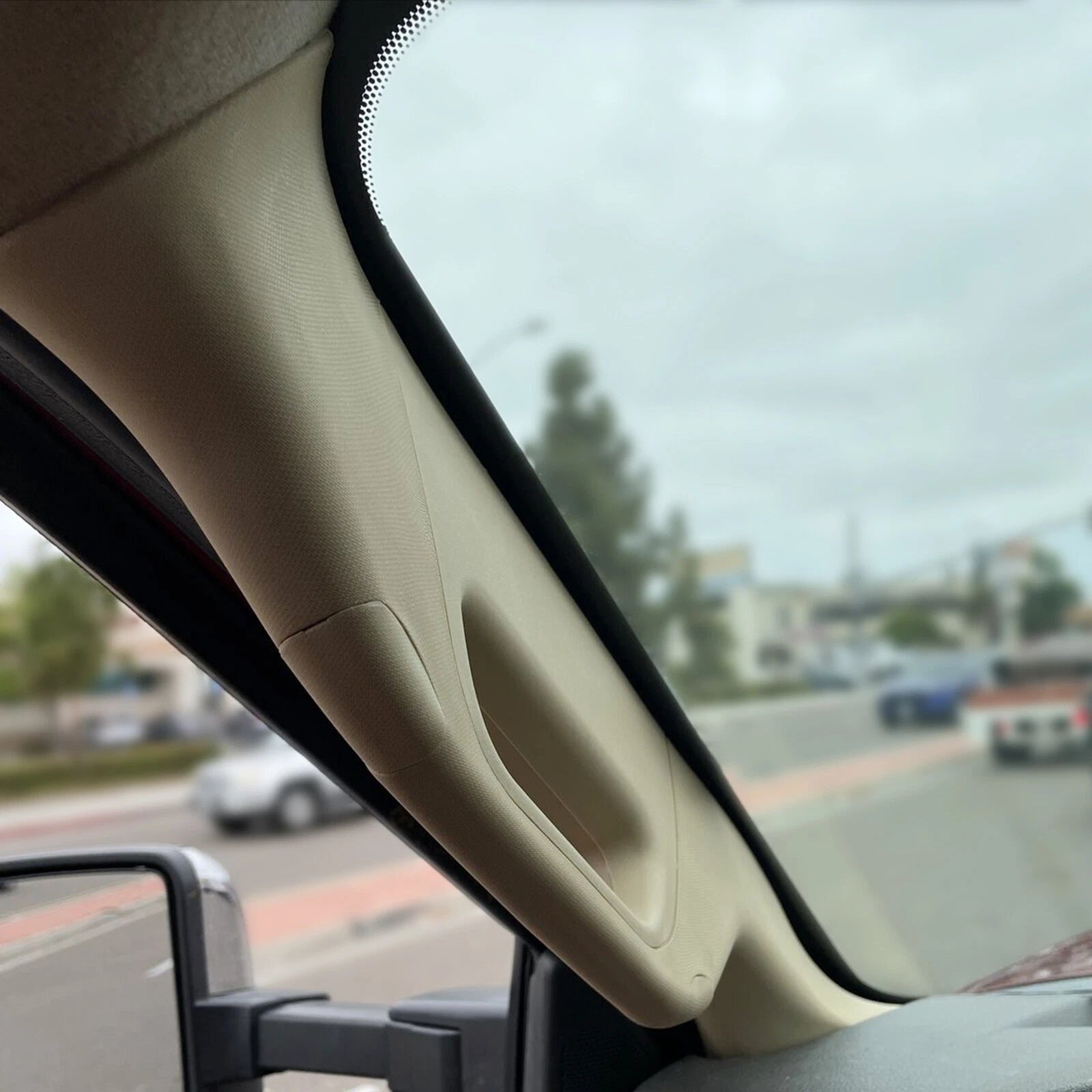 Driver A Pillar Handle for Ford F-250 F-350 F-450 Super Duty (2011–2016)