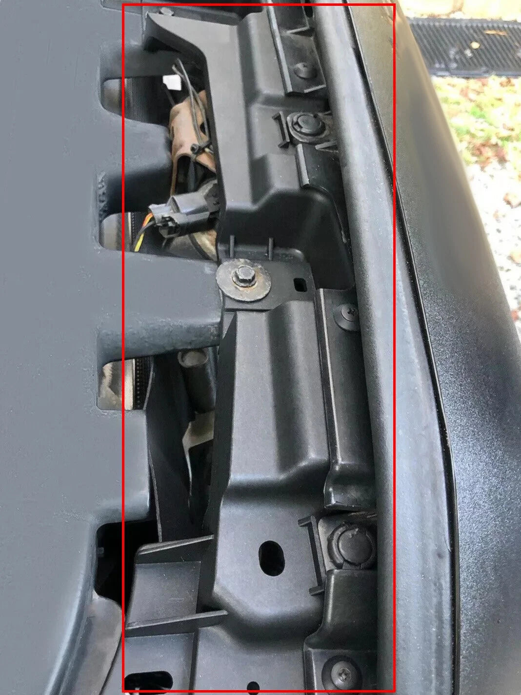 Upper Grille Reinforcement Support Mount for Ford F250 F350 F450 F550 (2011–2016)