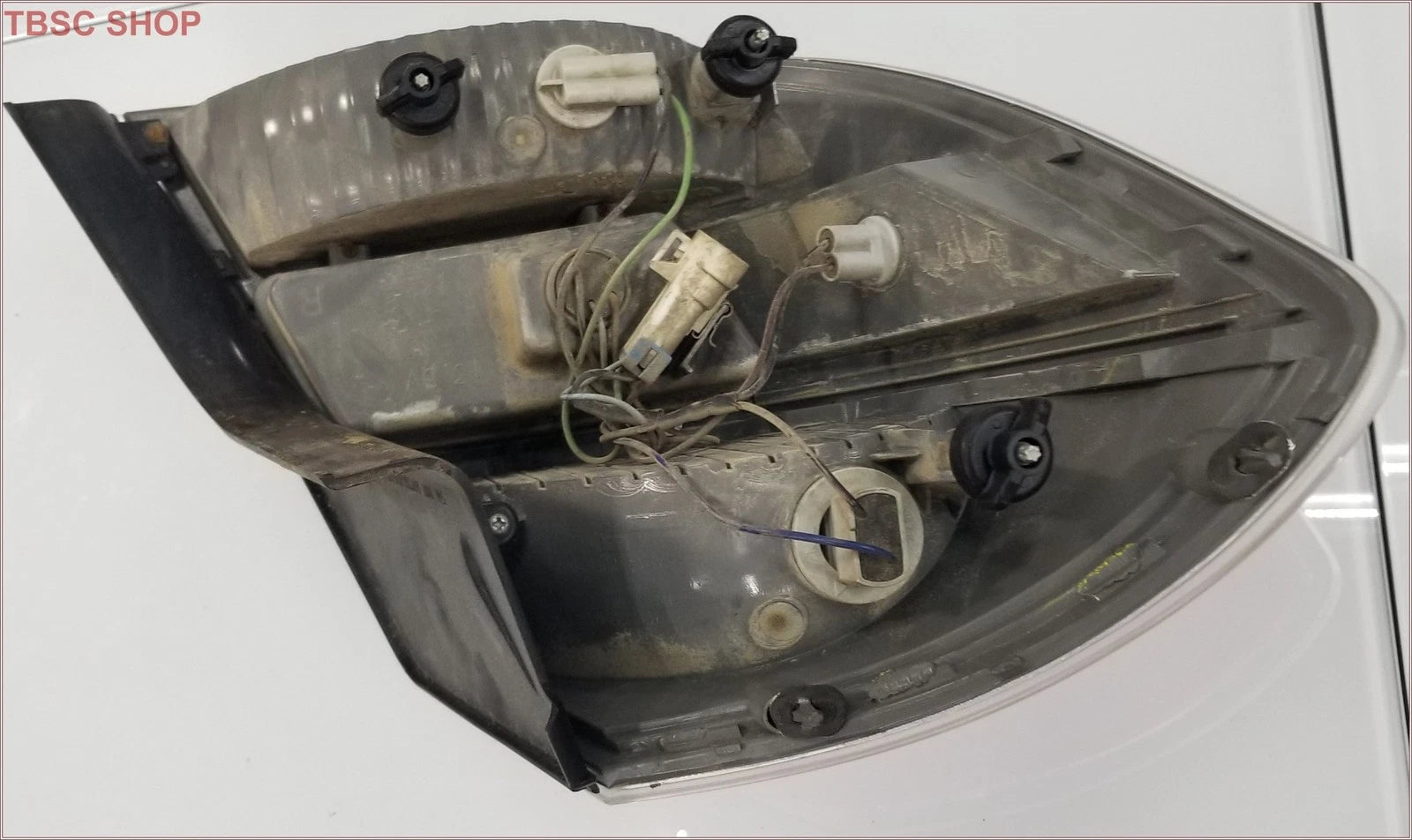Tail Light for Saturn Aura (2007–2009) GM 25845492 Right Passenger Side