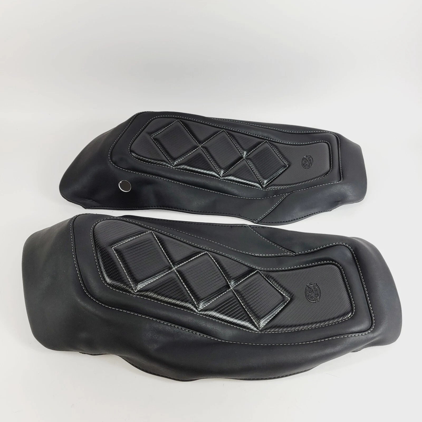 Saddlebag Lid Cover for Harley Touring (2014–2023) Carbon Diamond