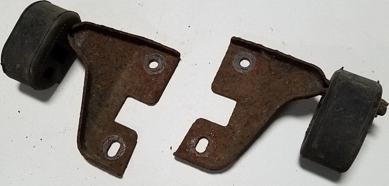 Set of 2 Rear Exhaust Muffler Hangers for Ford Thunderbird Cougar (1989–1997)