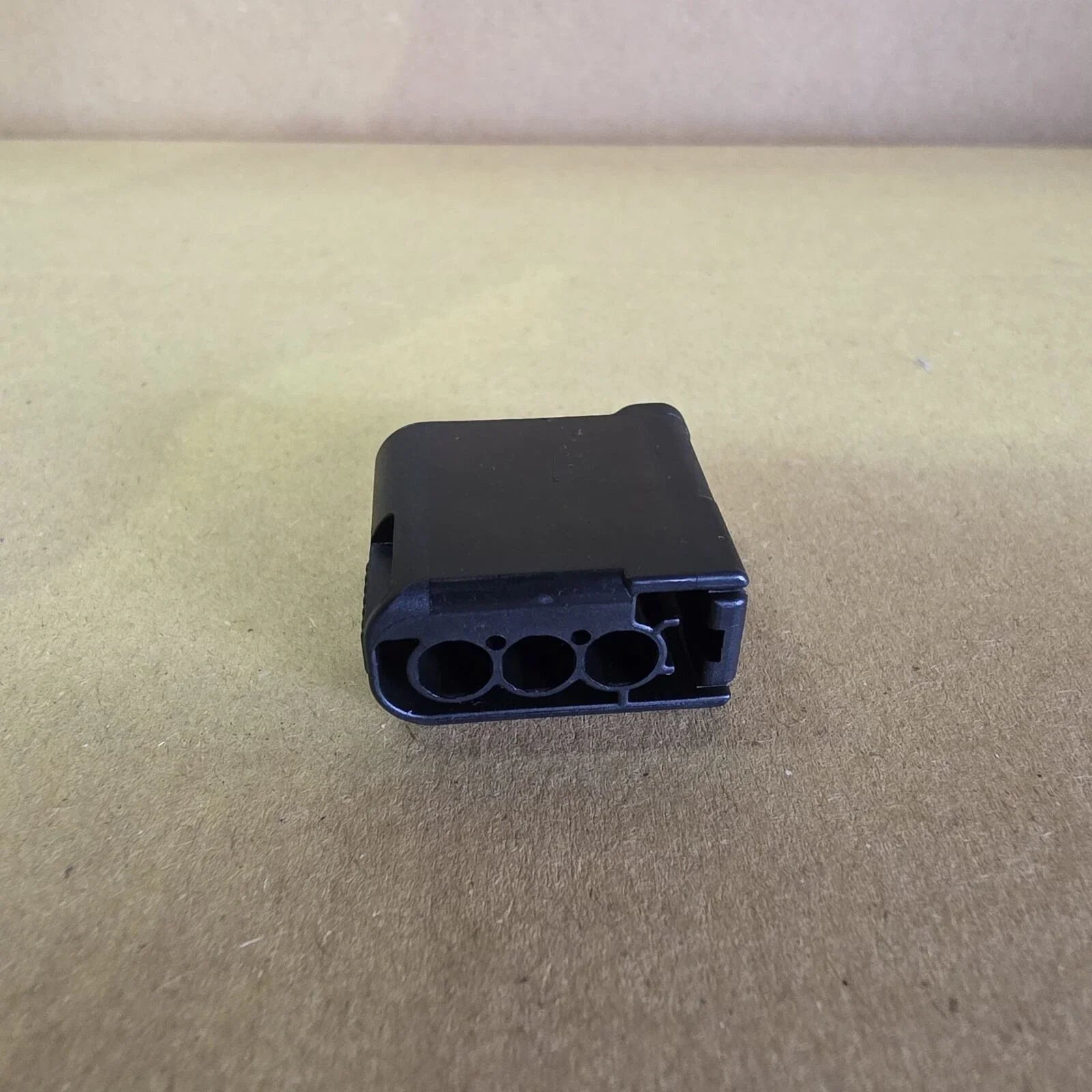 3-Pin Ignition Coil Connector Plug fits Subaru Impreza/Outback/Forester (2008–2014)