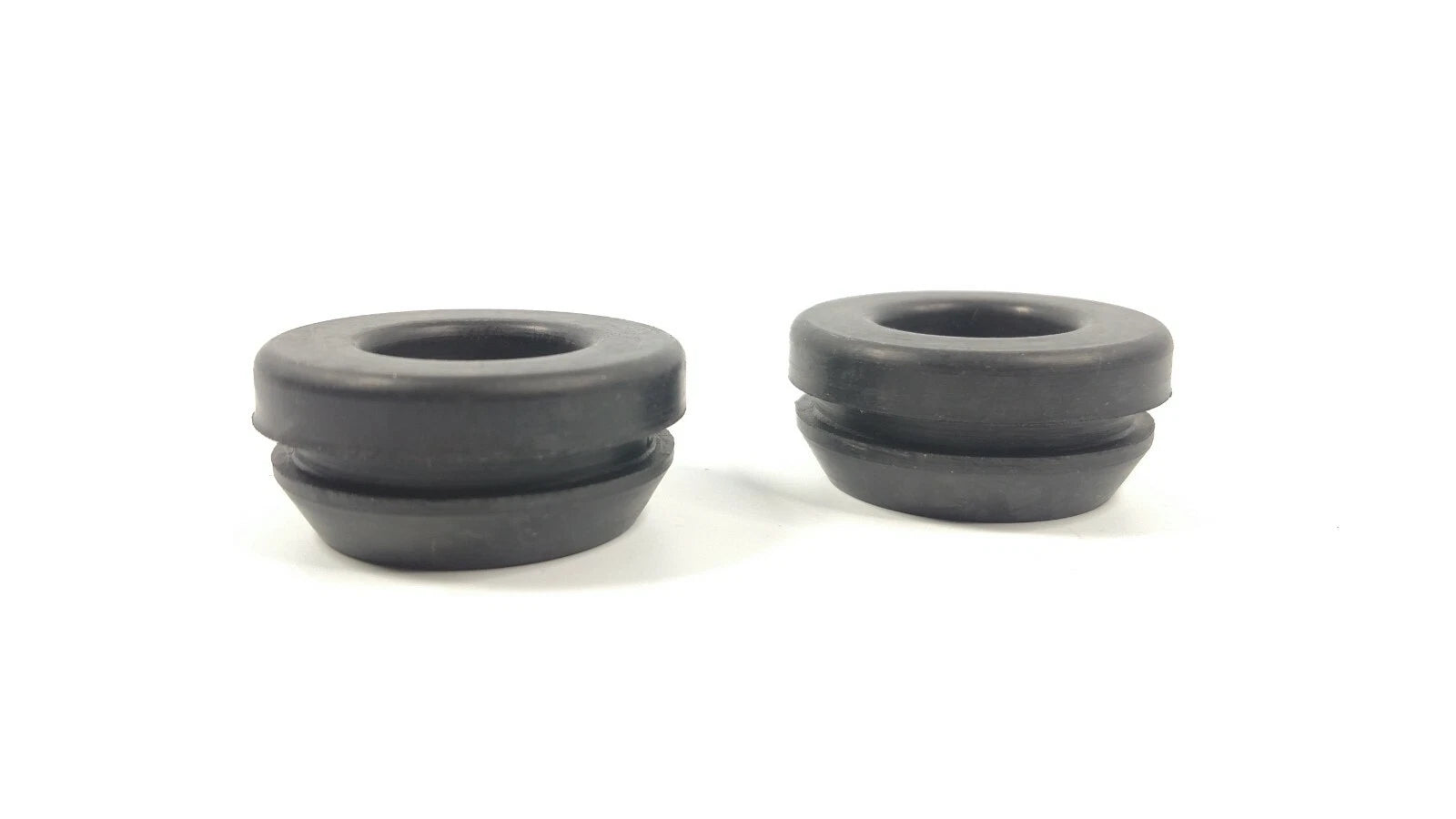PCV Grommets Pair for Aluminum Valve Covers 1-1/4 in OD (Universal)