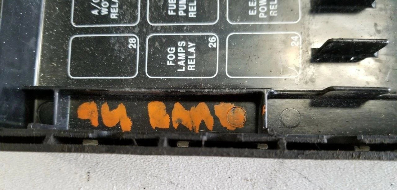 Fuse Box Cover for Ford Ranger Explorer 2.3L 4.0L (1993–1994) F37B-14A003-A