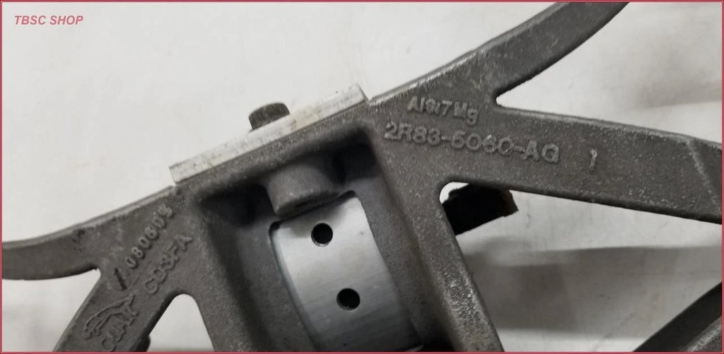 Transmission Crossmember Mount Bracket for Jaguar XJ8 (2004–2007) 2R83-5060-AG