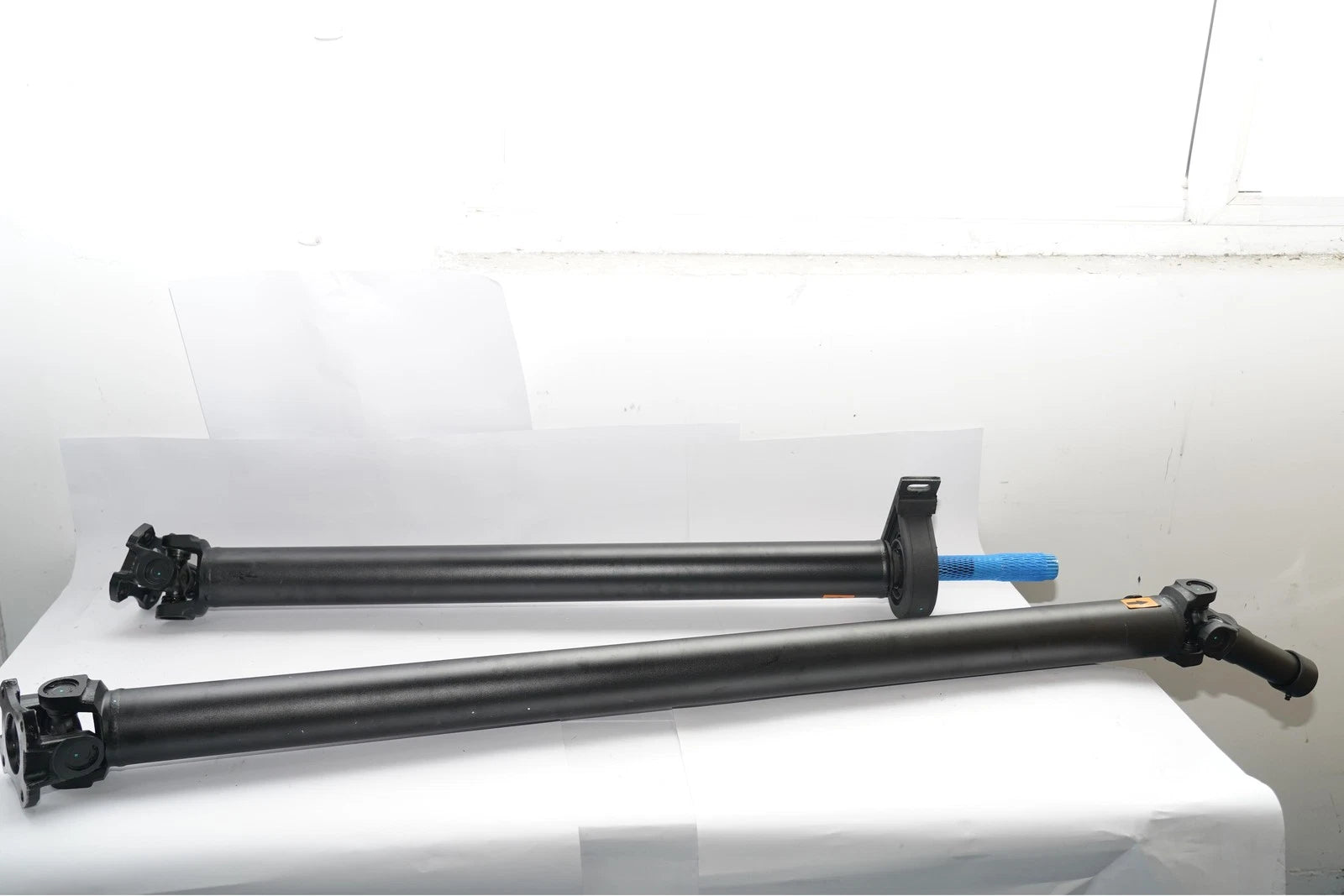 Rear Drive Shaft Assembly for Dodge Sprinter 2500 3500 (2002–2006)