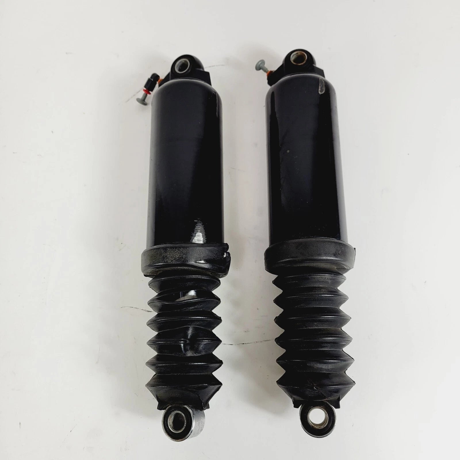 Rear Shocks for Harley Davidson Touring (2009–2016) - Air Oil, Ripped Boot