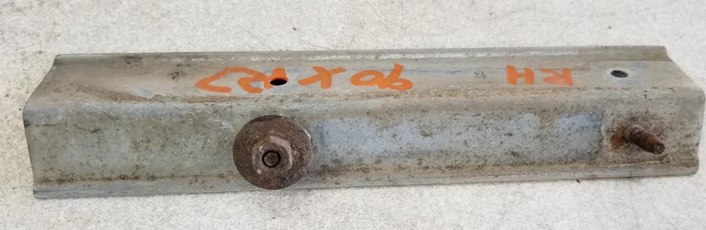 Front Fender Mounting Bracket RH for 1989-1990 Cougar XR7