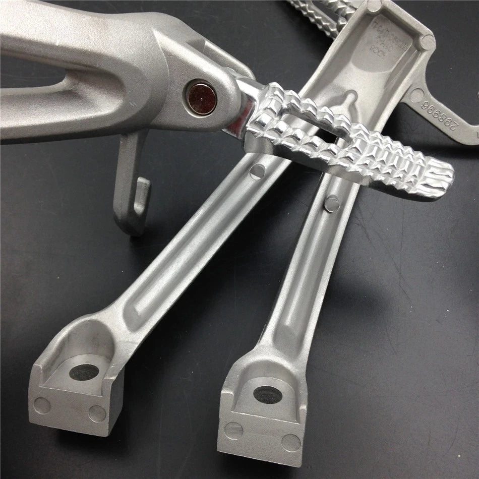 Foot Peg for Suzuki GSXR600 GSXR750 (2006–2007) Silver Rear Passenger Bracket