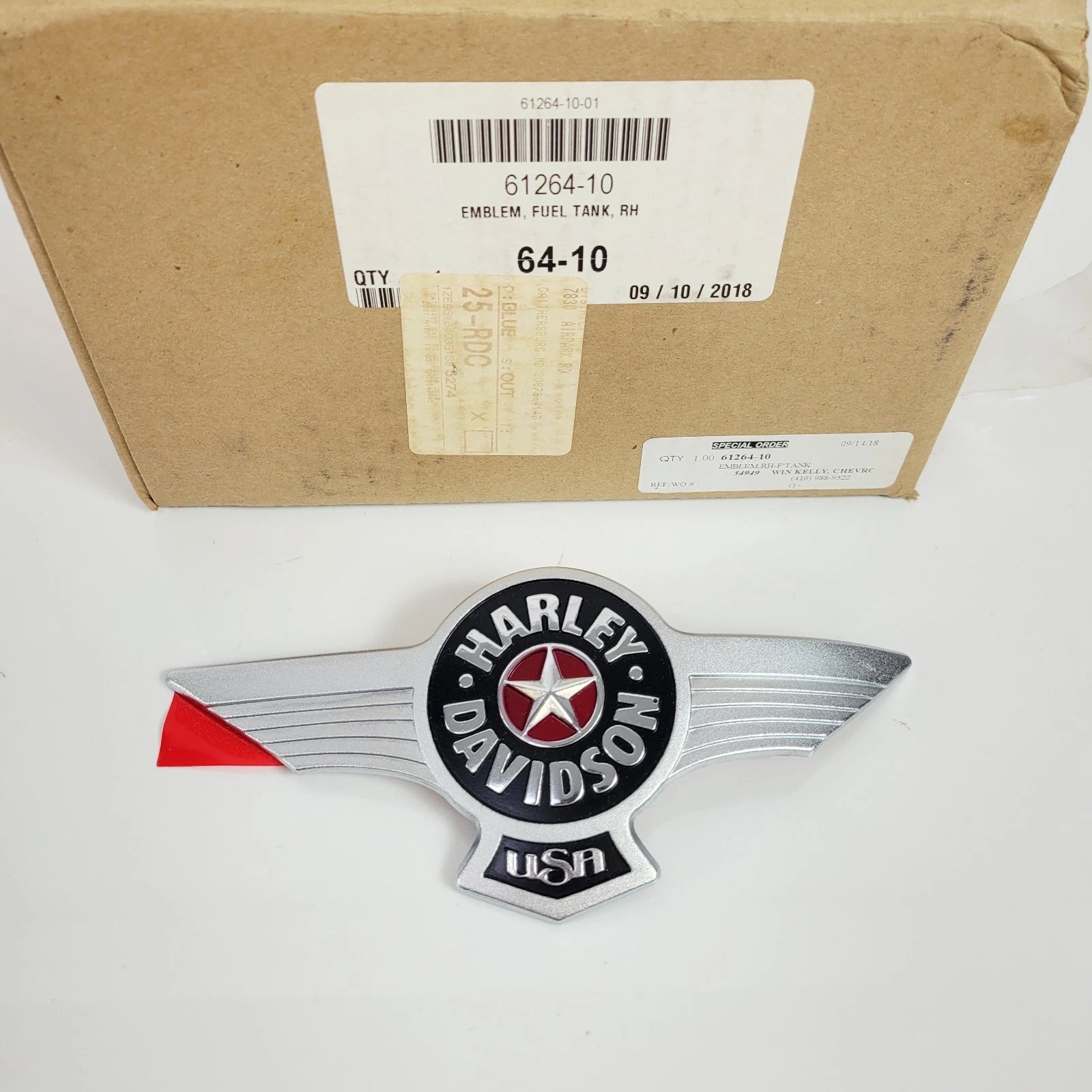 Right Side Metal Red Star Wing Tank Badge Emblem for Harley Fatboy (2010–2017)