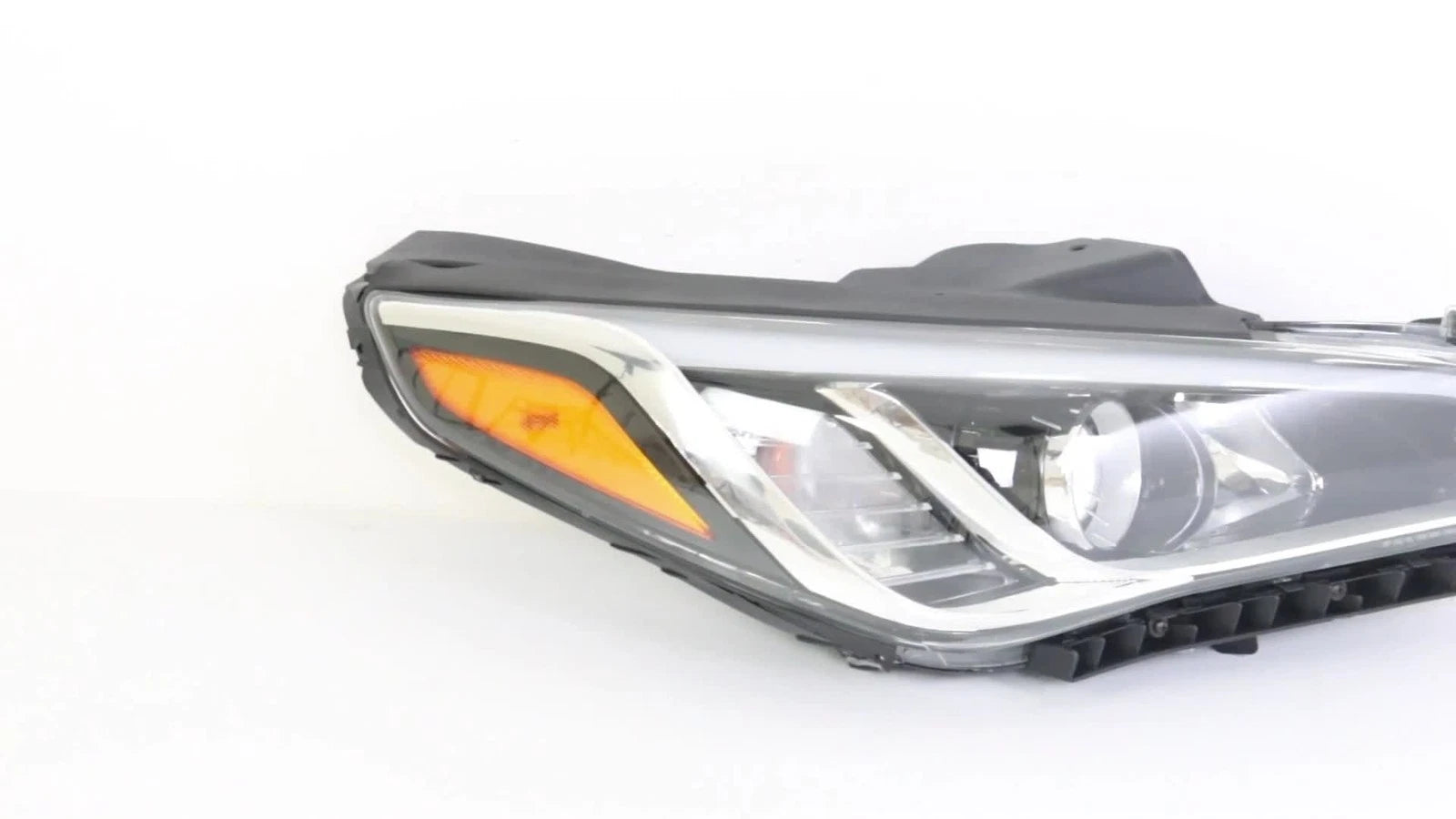 Right Side Headlight for Hyundai Sonata (2015-2017) Clear Lens Halogen