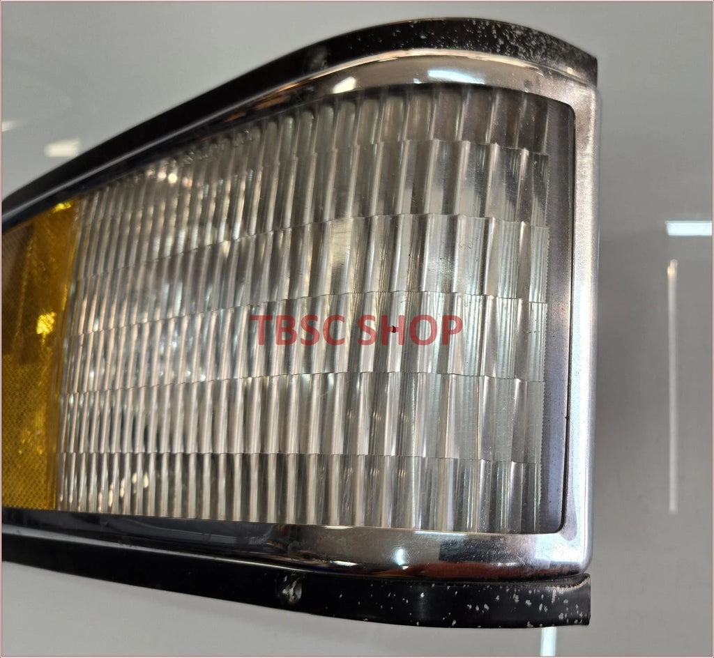 LH Corner Side Marker Turn Signal Lamp for Cadillac Deville Fleetwood (1989–1993) 5975053
