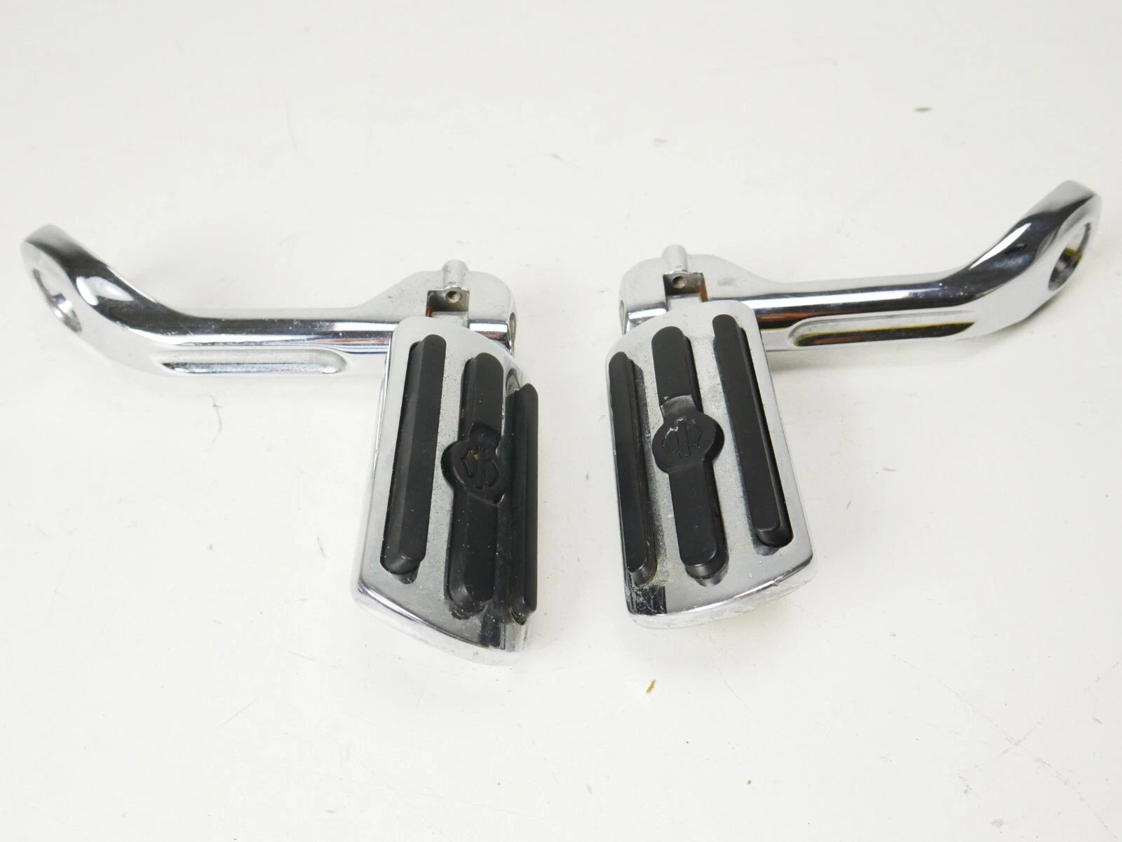 Adjustable Chrome Engine Guard Highway Pegs & Mounts for Harley-Davidson